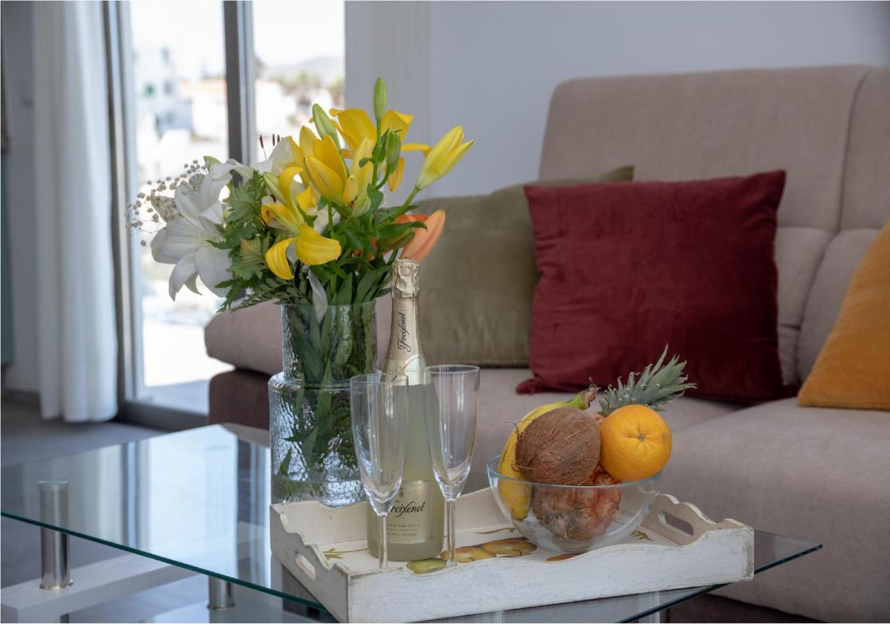 Apartment Holiday 5 Beachfront Corralejo By Holidays Home Bagian luar foto