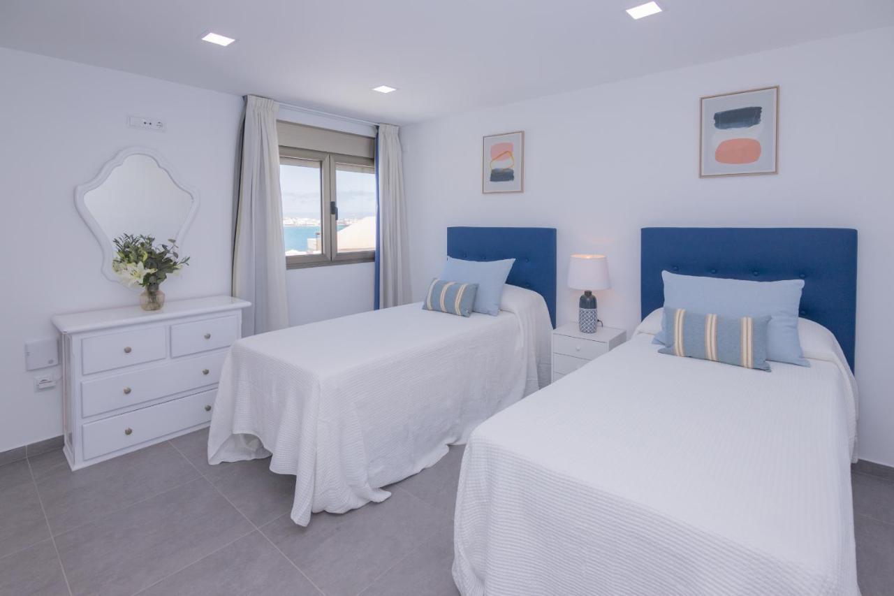 Apartment Holiday 5 Beachfront Corralejo By Holidays Home Bagian luar foto