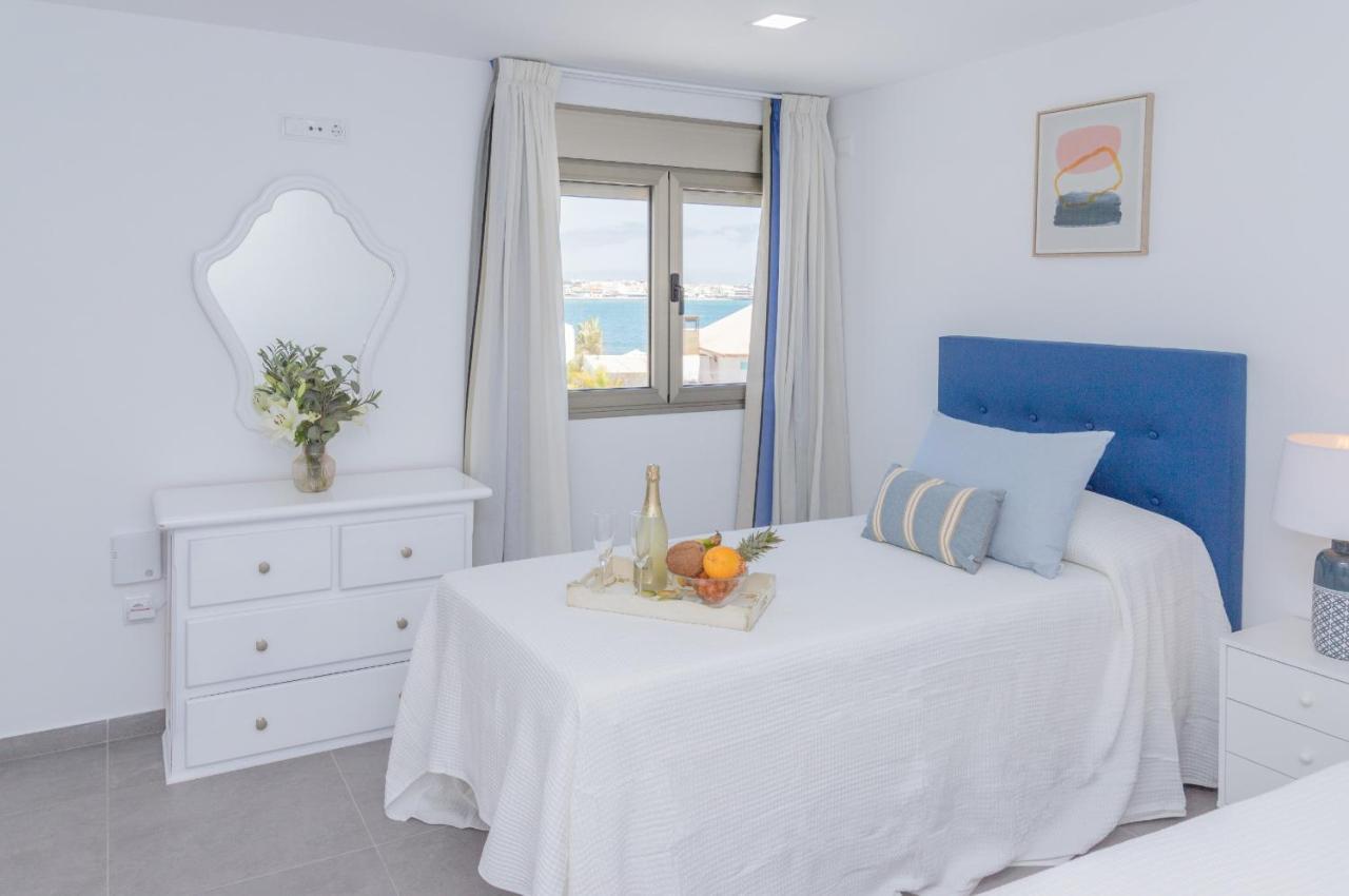 Apartment Holiday 5 Beachfront Corralejo By Holidays Home Bagian luar foto